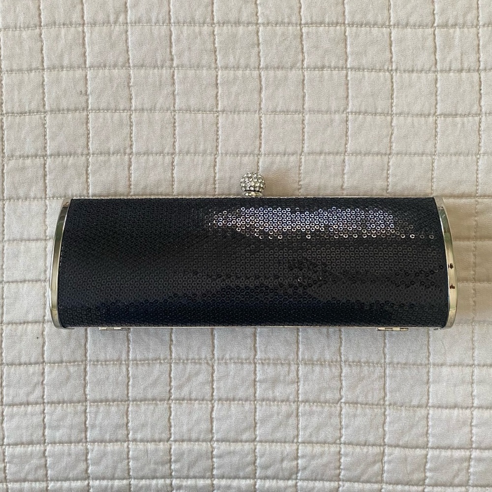 🍀Cache’ Black Sequin Clutch
